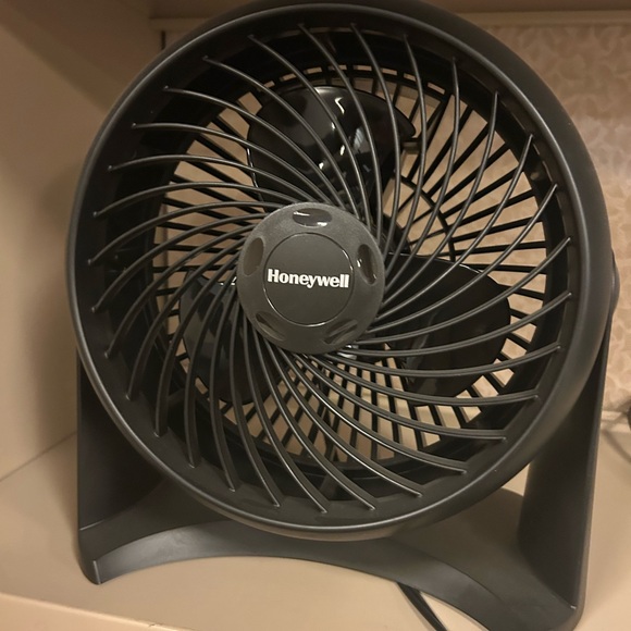 Honeywell Other - Honeywell Black Desk Fan